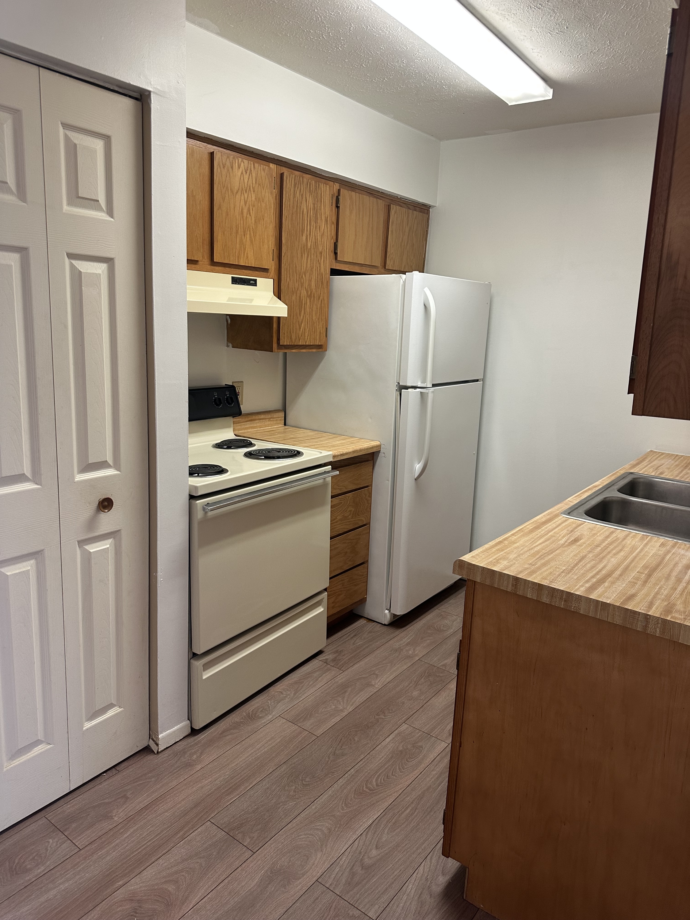 698 Posey Hill St - 34