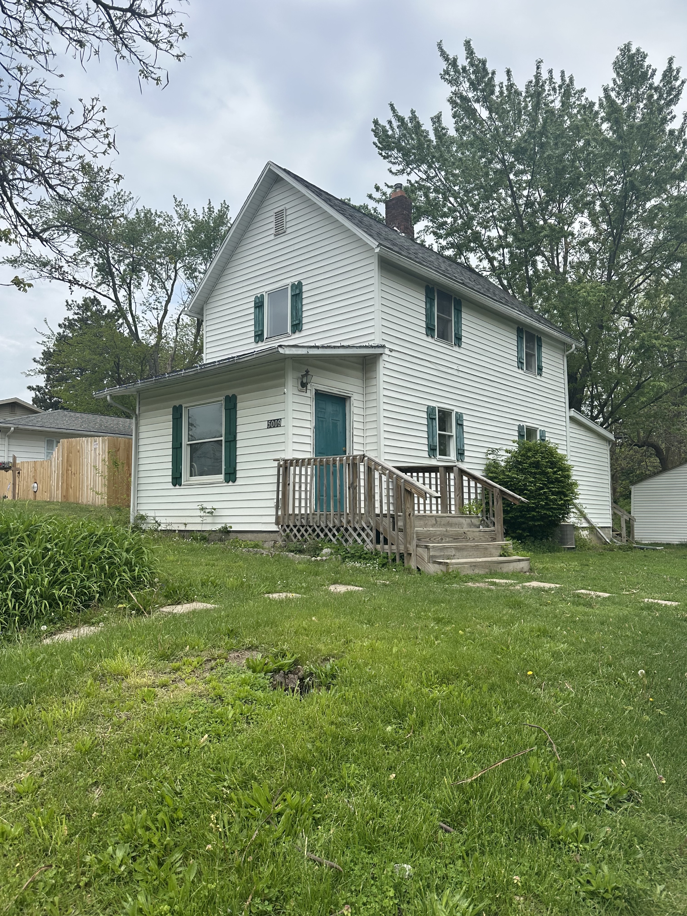 5009 Hoagland Ave